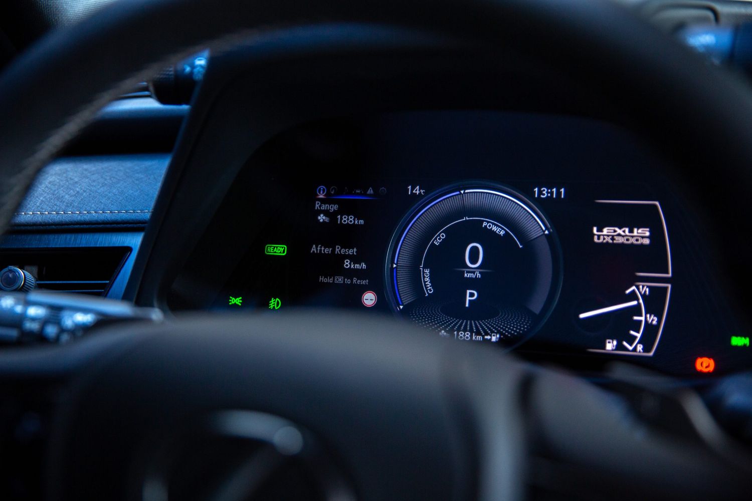 Lexus UX300e electric display