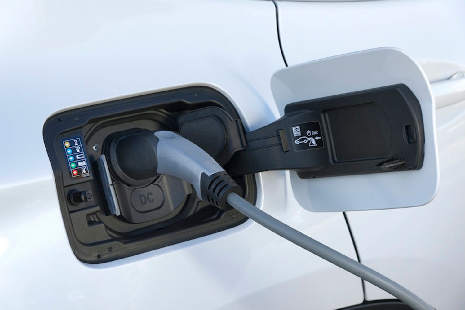 BMW iX3 charging cable connection