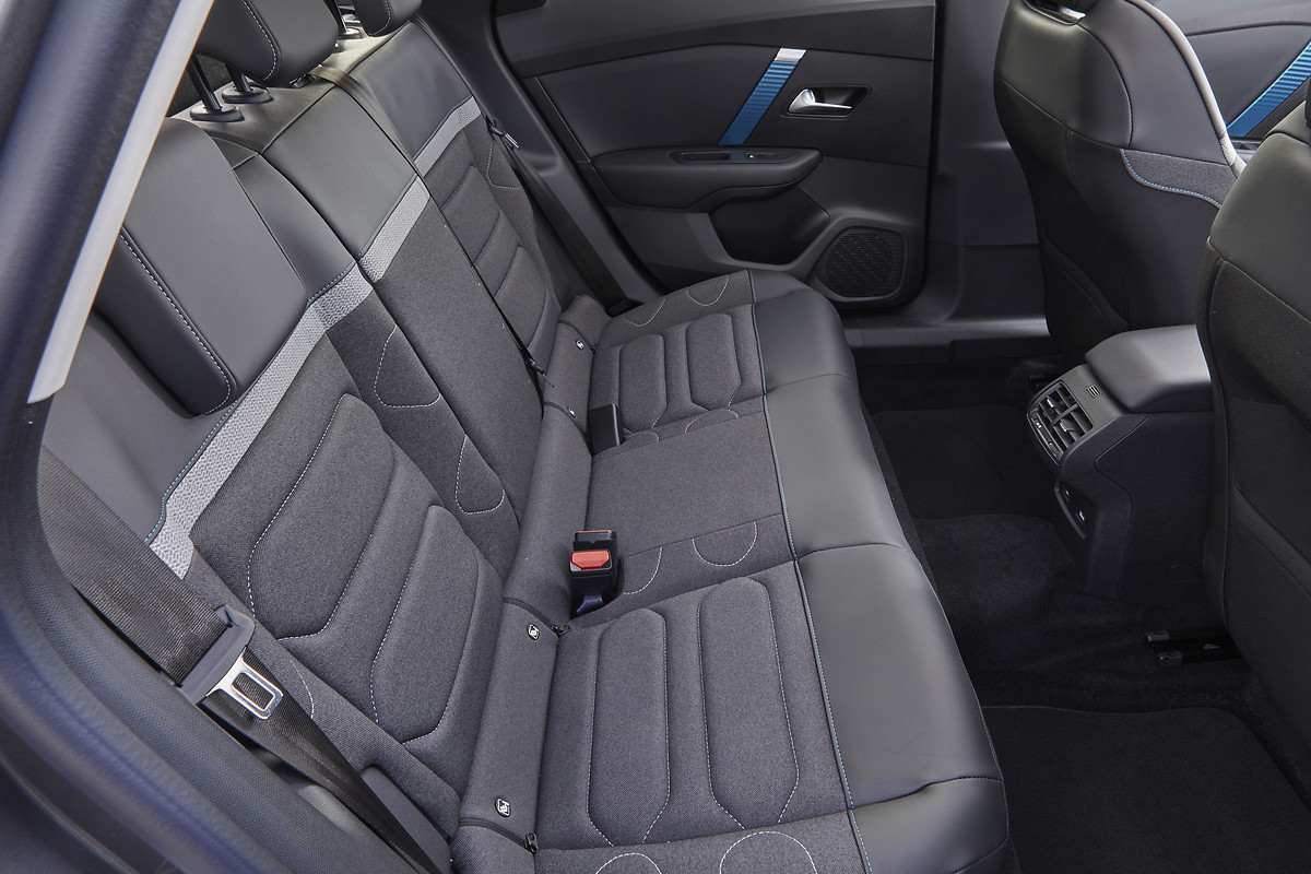 Citreon ec4 electric car interior back seats