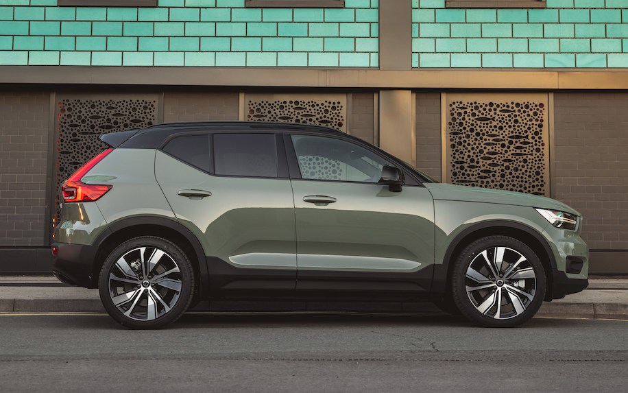 Volvo XC40 Recharge static side on with interesting building in background