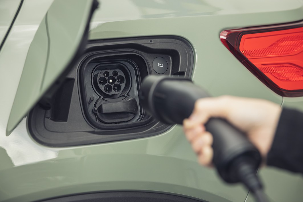 Volvo XC40 Recharge charge port and socket with cable