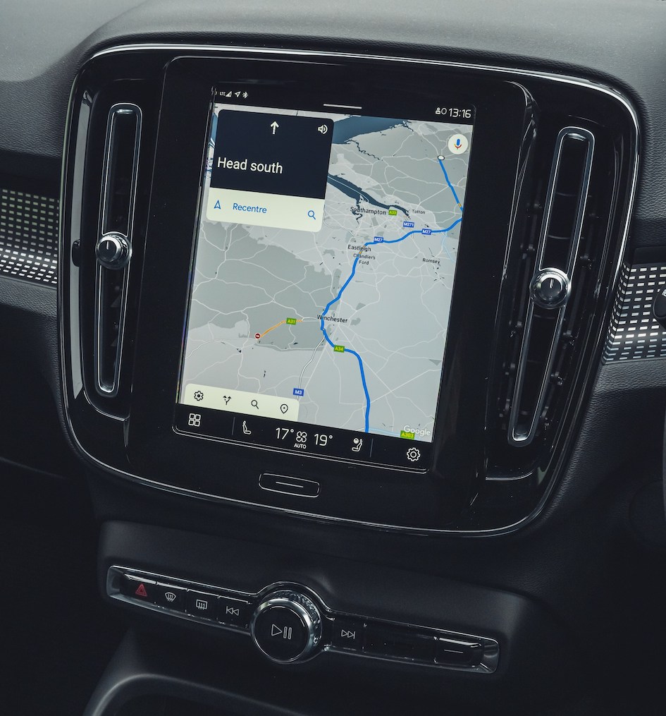 Volvo XC40 Recharge interior infotainment screen
