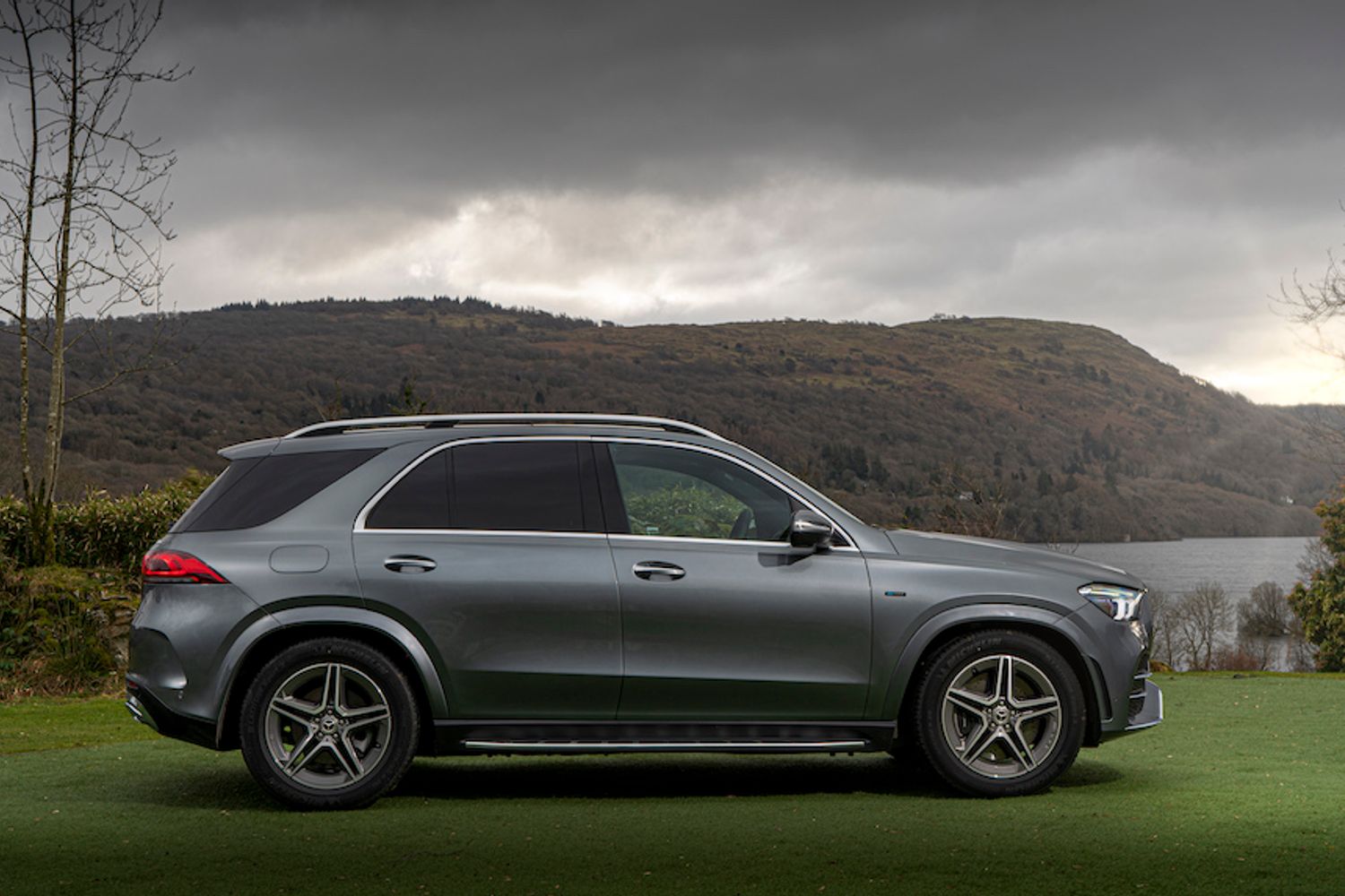 Mercedes-Benz GLE350de4MATIC side on shot, UK registered, mountains in background, gloomy weather