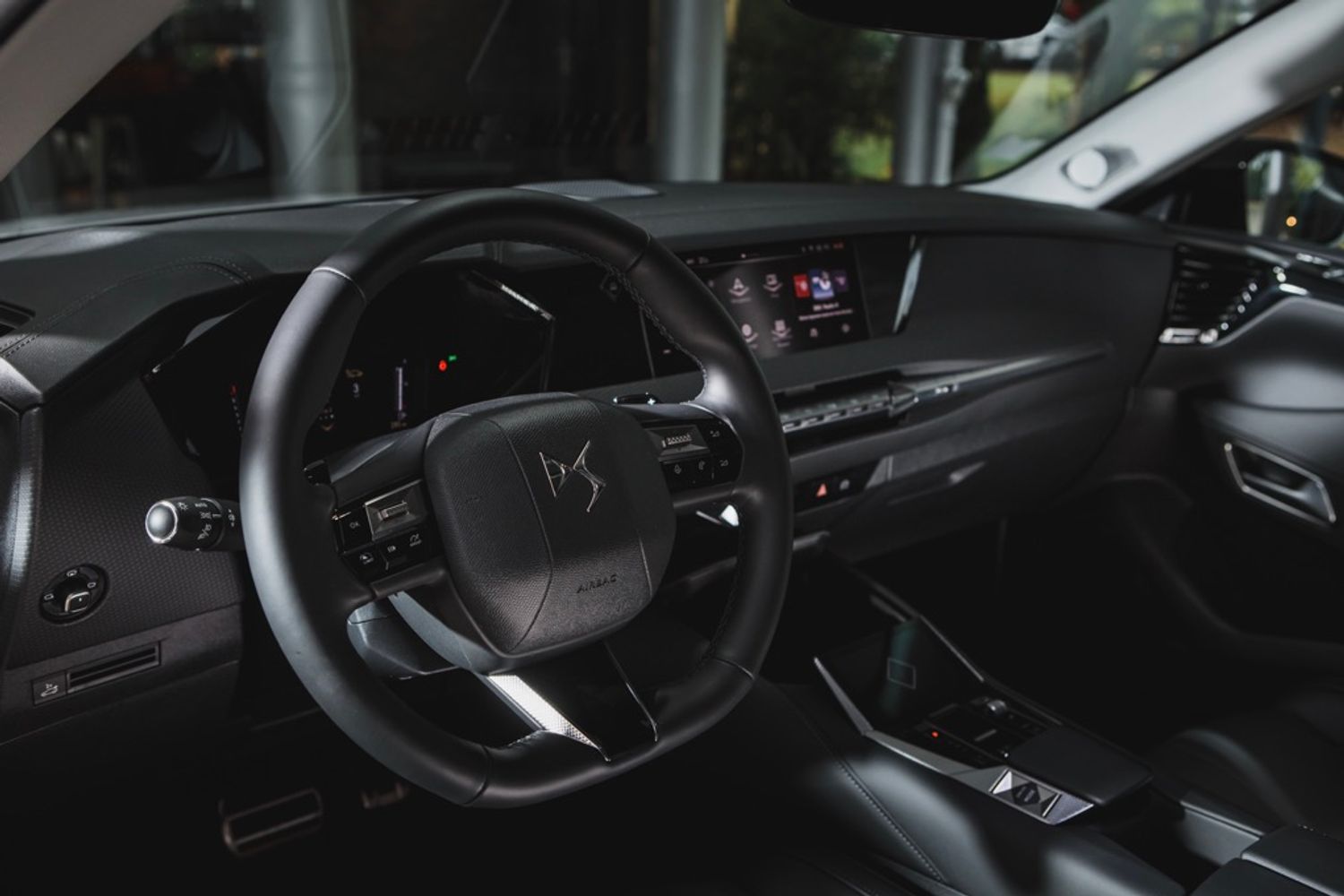 DS4 E-Tense, left hand drive interior and dashboard