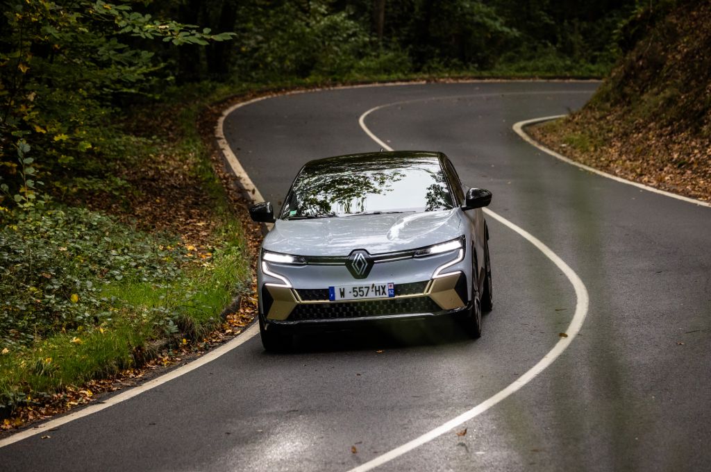 Renault Megane E-Tech, Renault electric, Megane electric, E-Tech, front, grey, cornering, driving