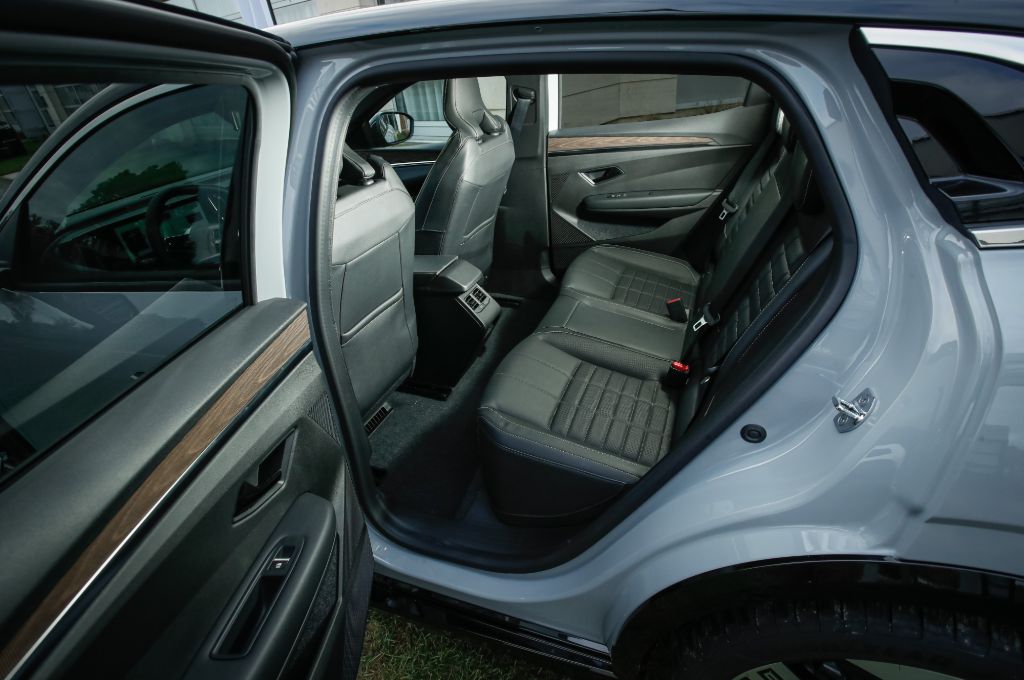 Renault Megane E-Tech, Renault electric, Megane electric, E-Tech, rear seats, white