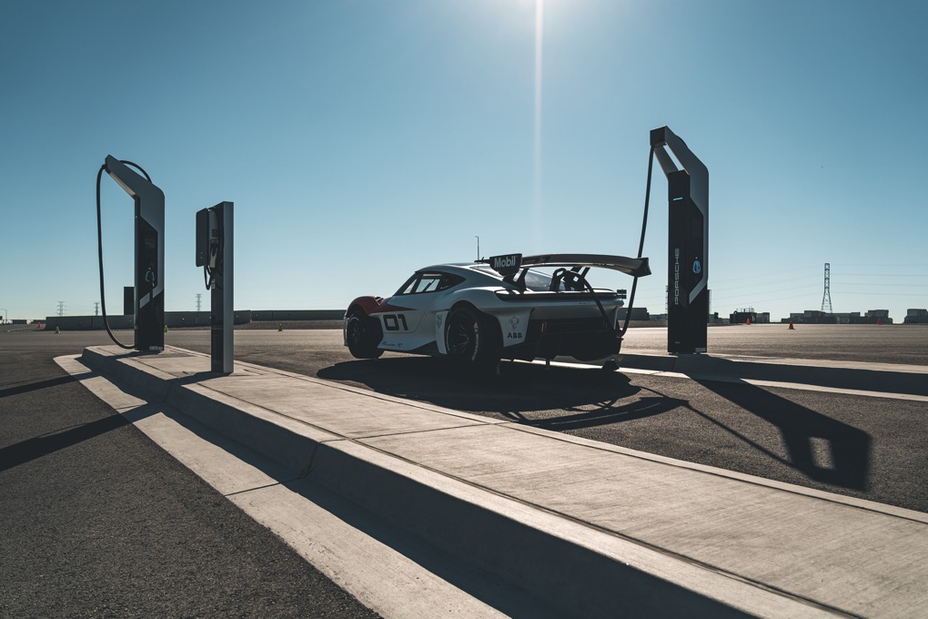 Porsche Mission R charging