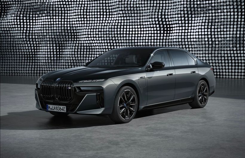 BMW 7-Series PHEV, grey car, studio, front three quarters