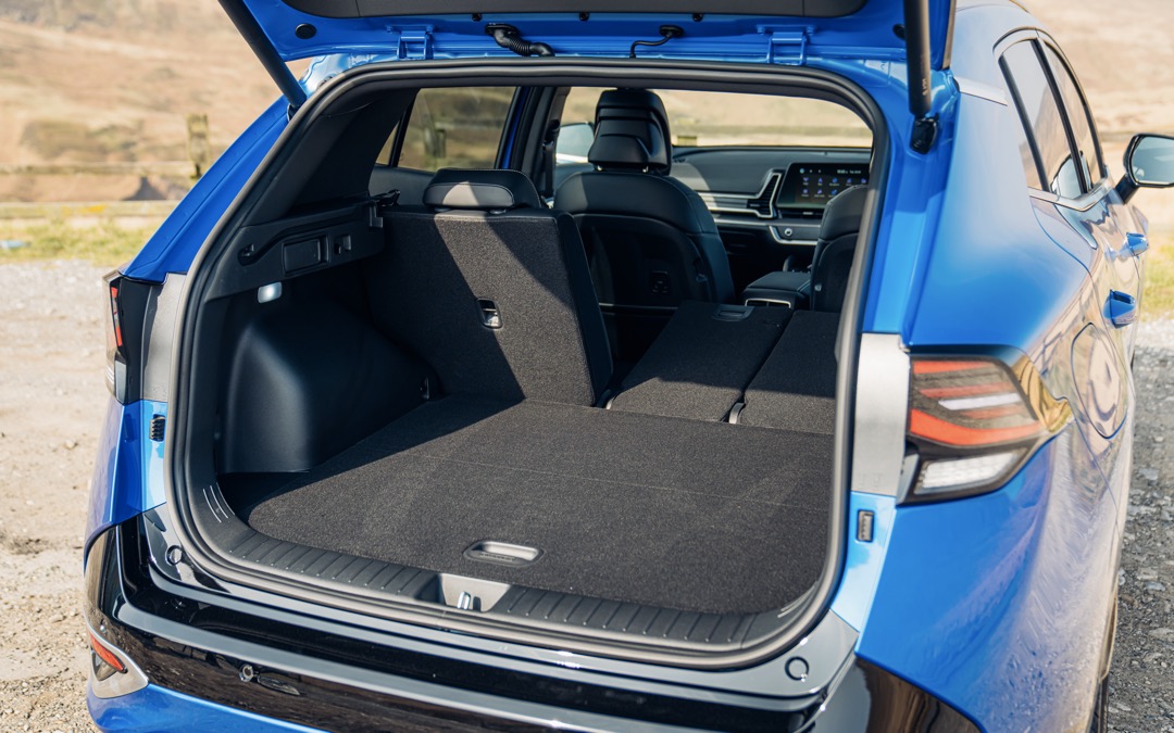 Kia Sportage PHEV, blue, boot space, seats down