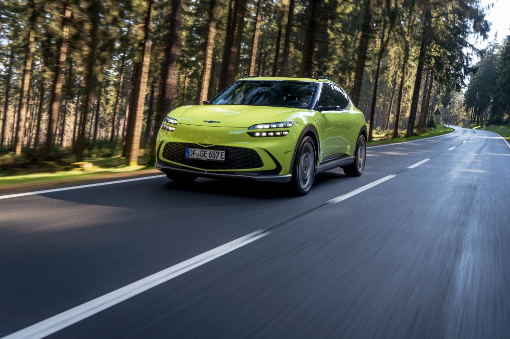 Genesis GV60, Genesis, GV60, Genesis electric, front, action, yellow, lime
