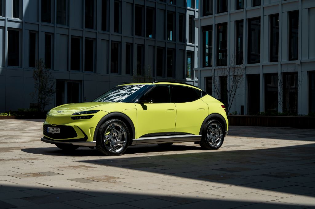 Genesis GV60, Genesis, GV60, Genesis electric, digital mirror, yellow, lime, front, static