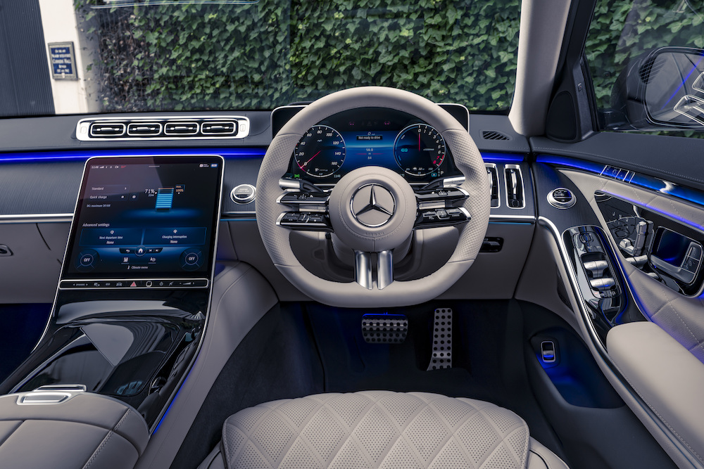 Mercedes S580e interior, dashboard and facia, RHD 