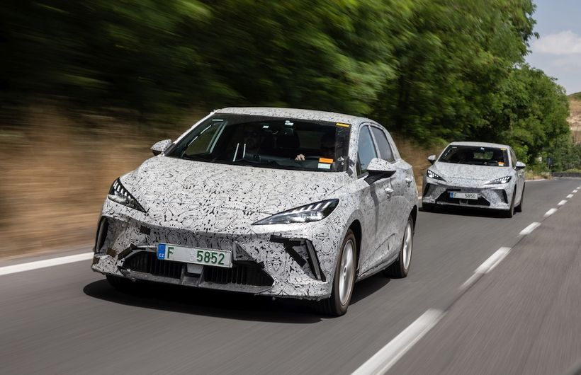 Two MG4-Electric cars in camouflage liveries 
