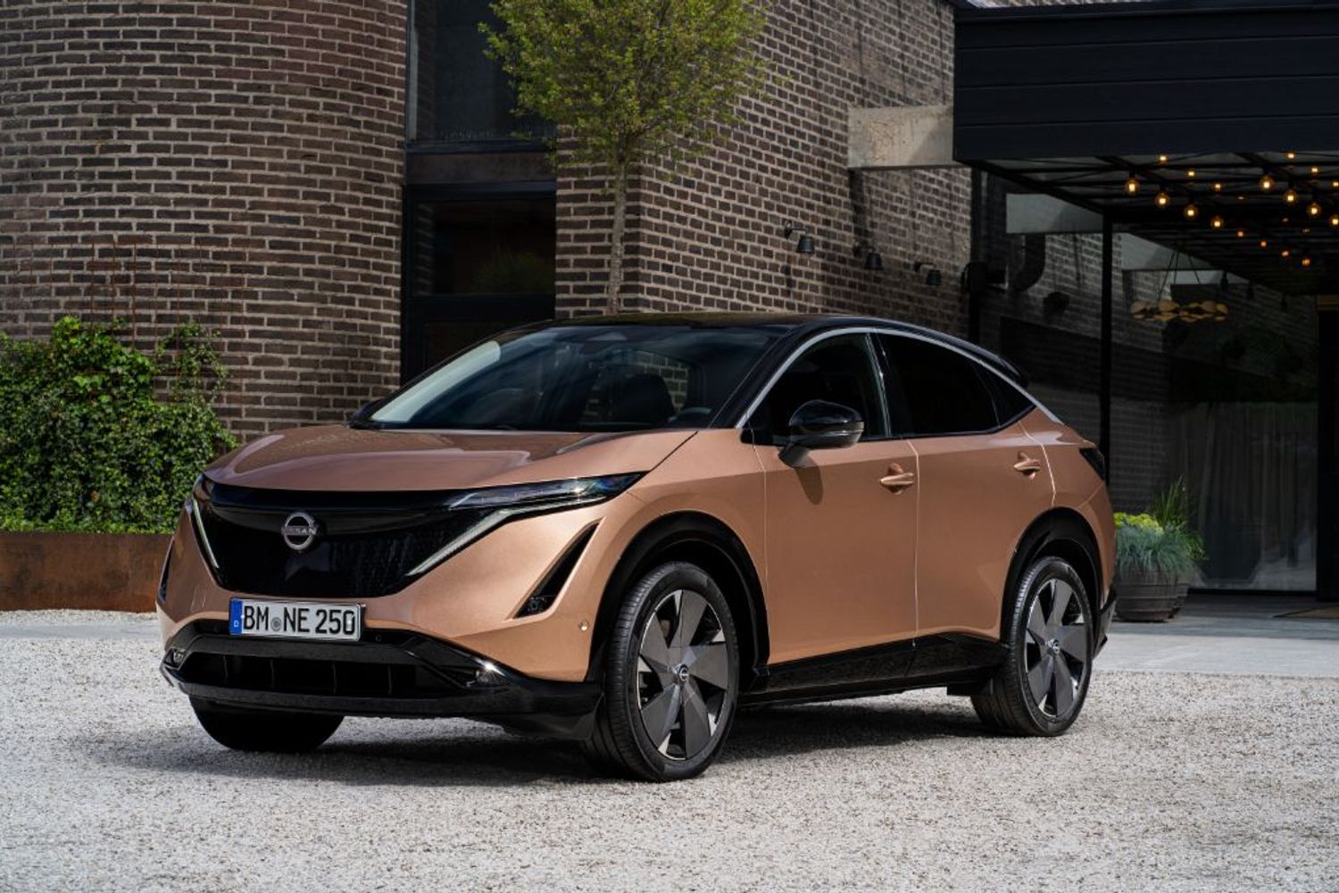 Nissan Ariya, Nissan, Ariya, exterior, Akatsuki Copper, bronze, brown, action